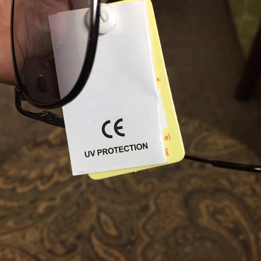 Sun glasses - Picture 2 of 4